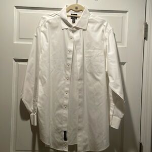 JOS A Bank Travelers Collection Mens White Tailer Fit White Dress Shirt